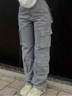 Gray Cargo Pants with Multiple Pockets Size XS-New!